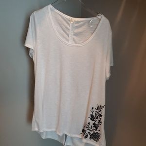 Embroidered high/low tee SEVEN7